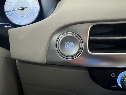 Used 2025 Hyundai Palisade Calligraphy FWD image 15