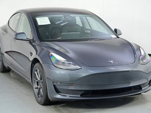Used 2023 Tesla Model 3 Standard Range image 54