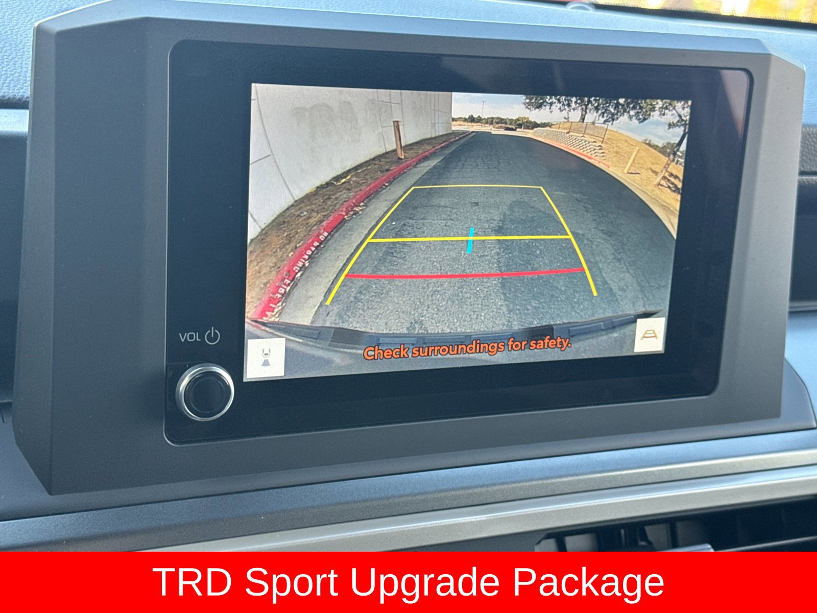 Used 2025 Toyota Tacoma TRD Sport w/ TRD Sport Upgrade Package AWD/4WD image 19
