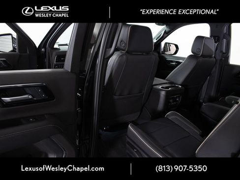 Used 2025 Chevrolet Tahoe Premier RWD image 14
