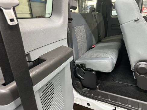 Used 2011 Ford F250 XLT w/ Snow Plow Prep Pkg image 21