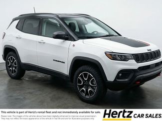 Used 2025 Jeep Compass Trailhawk video 1