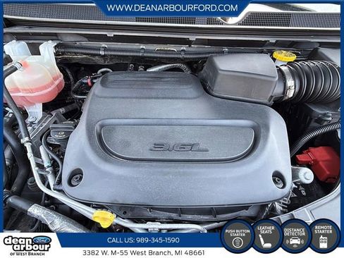 Used 2022 Chrysler Pacifica Touring-L FWD image 9