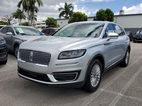 Used 2019 Lincoln Nautilus FWD image 3