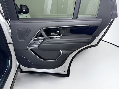 New 2026 Land Rover Range Rover Long Wheelbase SE image 28