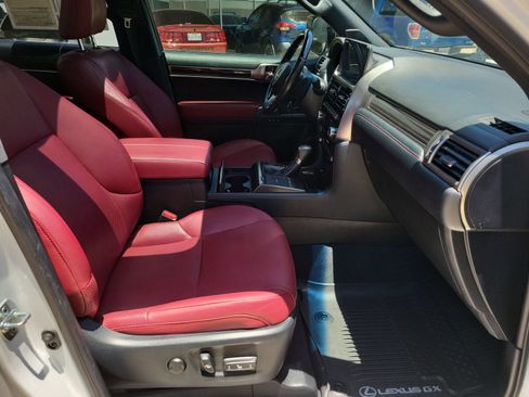 Used 2023 Lexus GX 460 Luxury w/ Accessory Package AWD/4WD image 28
