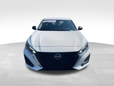 Certified 2025 Nissan Altima 2.5 SV FWD image 8