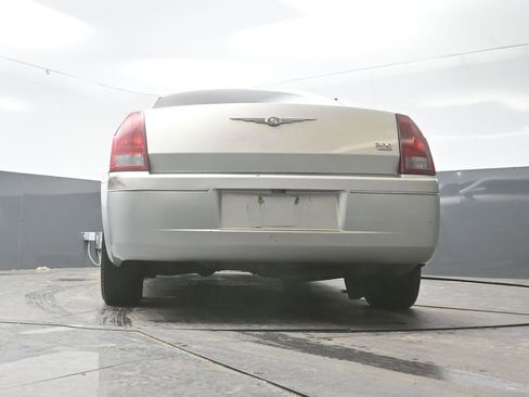 Used 2005 Chrysler 300 Touring w/ Sound Group image 29