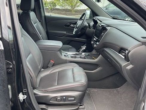 Used 2023 Chevrolet Traverse RS image 22