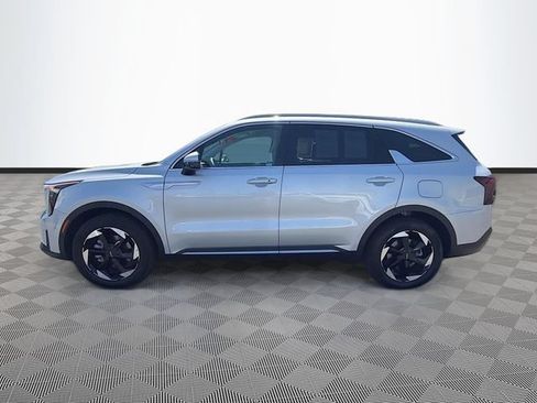 Used 2025 Kia Sorento EX FWD image 4