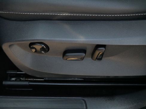 Used 2022 Volkswagen Taos SE image 20