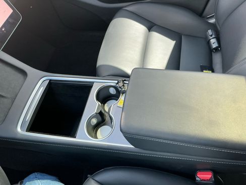 Used 2023 Tesla Model Y Long Range AWD/4WD image 15