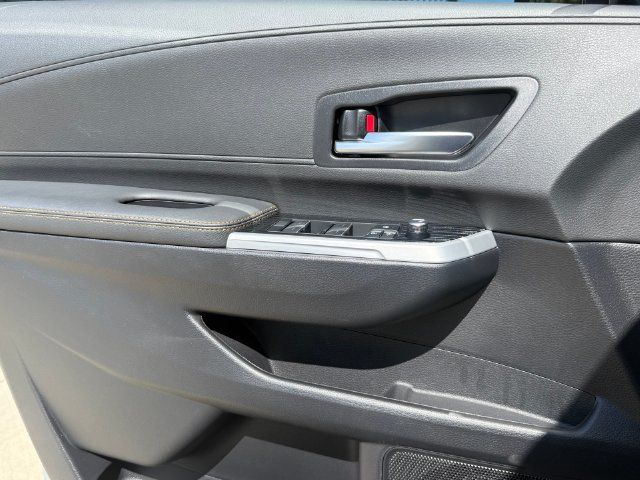 Used 2026 Toyota Sienna XLE Woodland Edition AWD/4WD image 20