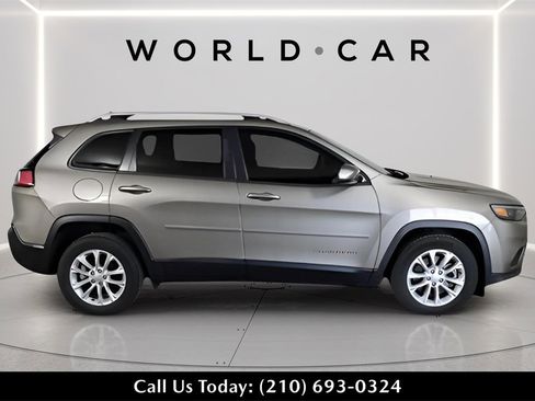 Used 2021 Jeep Cherokee Latitude image 8