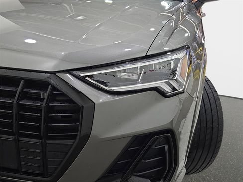 Used 2024 Audi Q3 2.0T Premium Plus w/ Premium Plus Package image 33