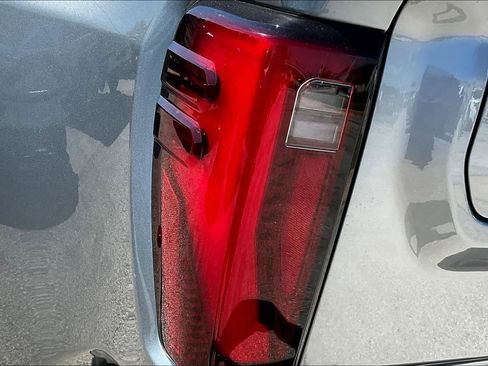 Used 2025 GMC Sierra 3500 Denali Ultimate image 12