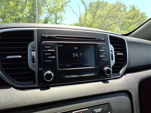 Used 2019 Kia Sportage LX AWD/4WD image 19