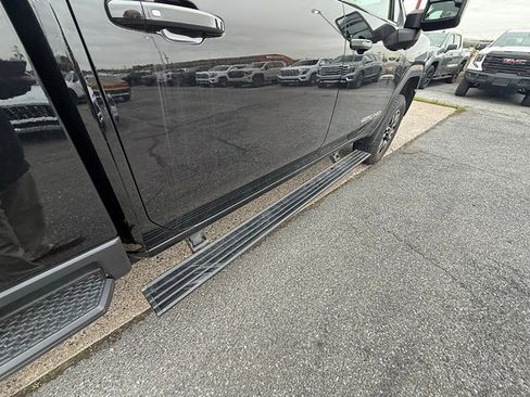 Used 2023 GMC Sierra 2500 AT4 w/ AT4 Premium Plus Package AWD/4WD image 26