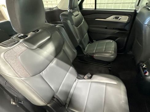 Used 2026 Ford Explorer Active w/ Active Comfort Package AWD/4WD image 15