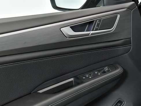 Certified 2026 Volkswagen Atlas Cross Sport SE w/ Panoramic Sunroof Package AWD/4WD image 9