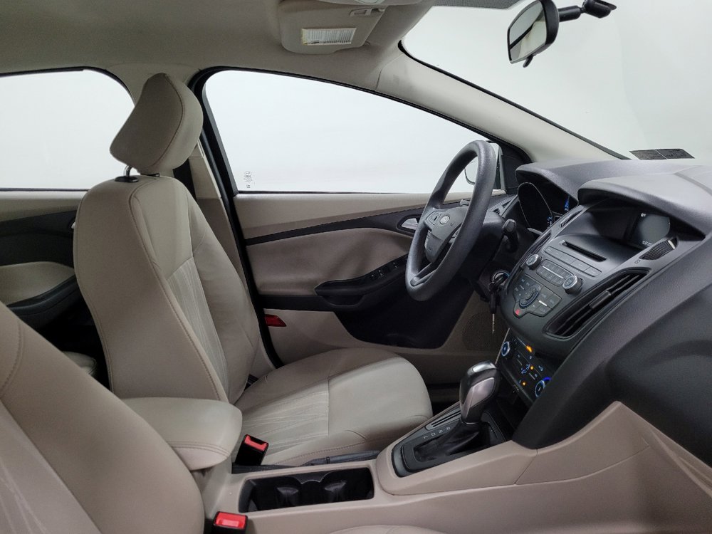 Used 2016 Ford Focus SE FWD image 21