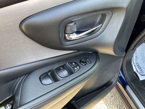 Used 2023 Nissan Murano SV image 14