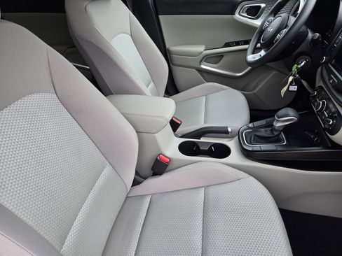 Certified 2025 Kia Soul LX FWD image 19