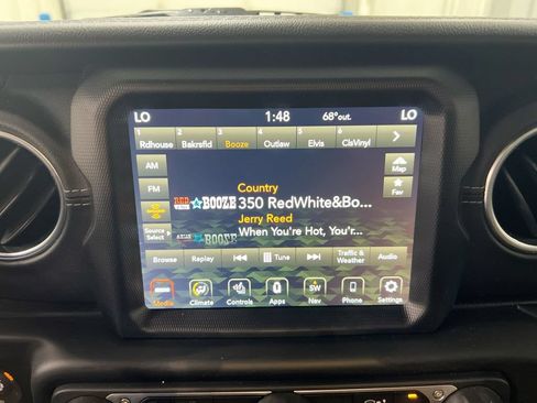 Used 2021 Jeep Wrangler Unlimited Sahara AWD/4WD image 14