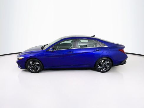 Used 2024 Hyundai Elantra Limited FWD image 4