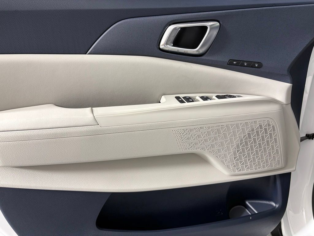 New 2026 Kia Carnival EX FWD image 15