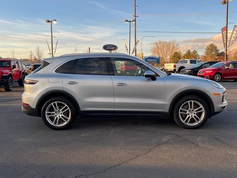 Used 2020 Porsche Cayenne S AWD/4WD image 8