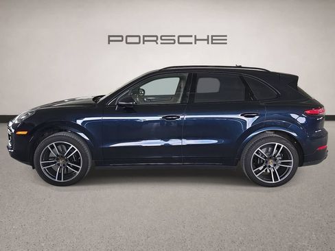 Used 2021 Porsche Cayenne Turbo AWD/4WD image 2