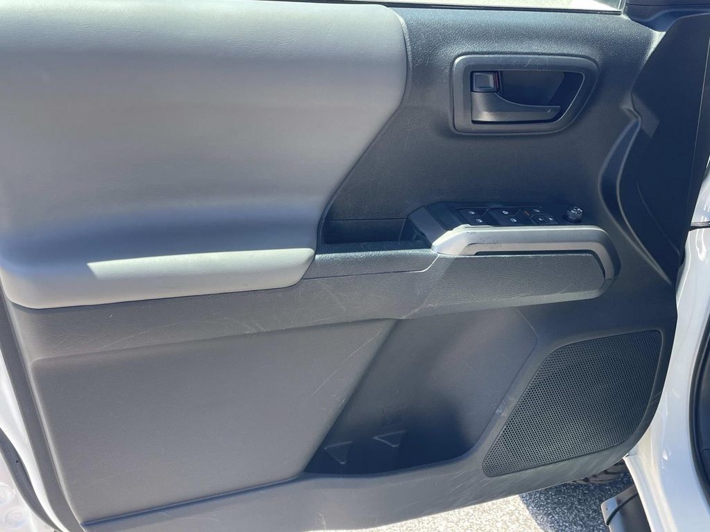 Used 2021 Toyota Tacoma SR5 RWD image 14