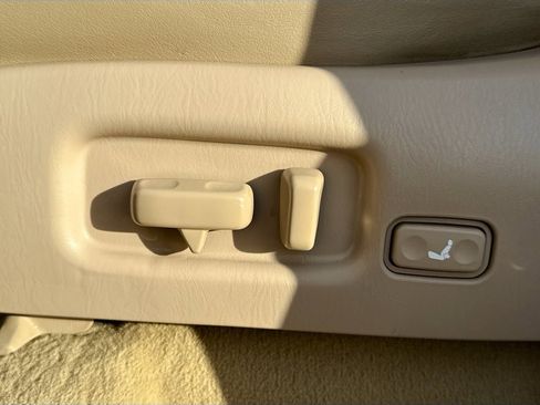 Used 2000 Lexus LX 470 4WD image 18