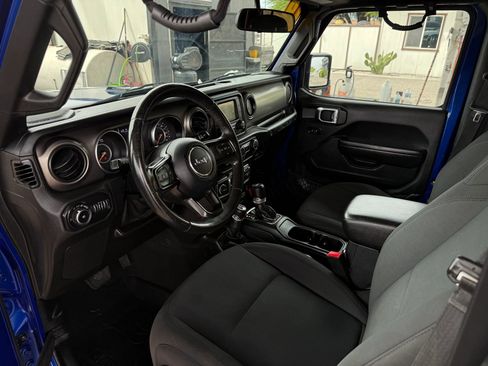 Used 2019 Jeep Wrangler Sport AWD/4WD image 8