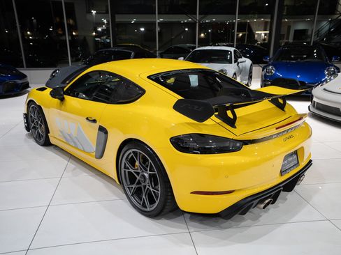 Used 2024 Porsche 718 Cayman GT4 RS RWD image 2