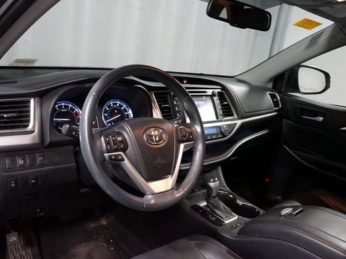 Used 2014 Toyota Highlander Limited AWD/4WD image 7