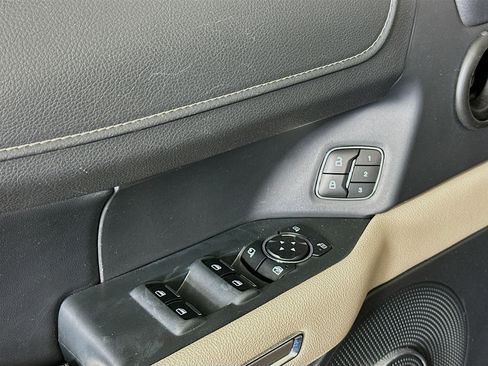 Used 2023 Ford Expedition Limited image 15