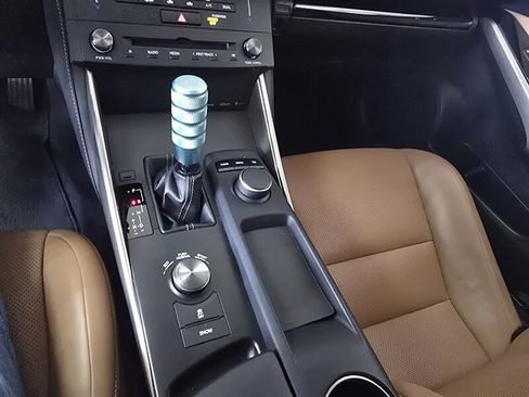 Used 2016 Lexus IS 200t image 21