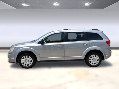 Used 2017 Dodge Journey SE FWD image 2