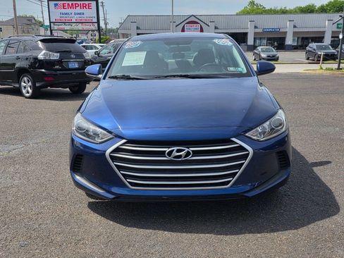 Used 2017 Hyundai Elantra SE FWD image 3