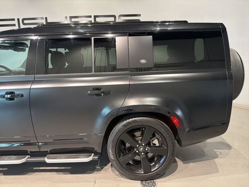 Used 2023 Land Rover Defender 130 X-Dynamic SE AWD/4WD image 7