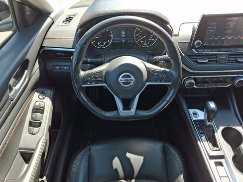 Used 2022 Nissan Altima 2.5 SR w/ Midnight Edition Package AWD/4WD image 12