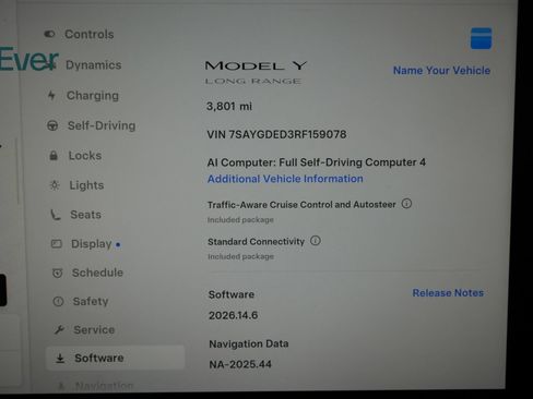 Used 2024 Tesla Model Y 2WD image 7