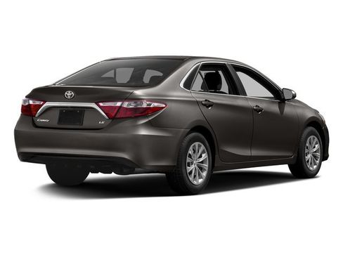 Used 2016 Toyota Camry XLE FWD image 2