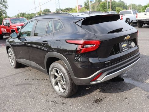 New 2026 Chevrolet Trax LT FWD image 3