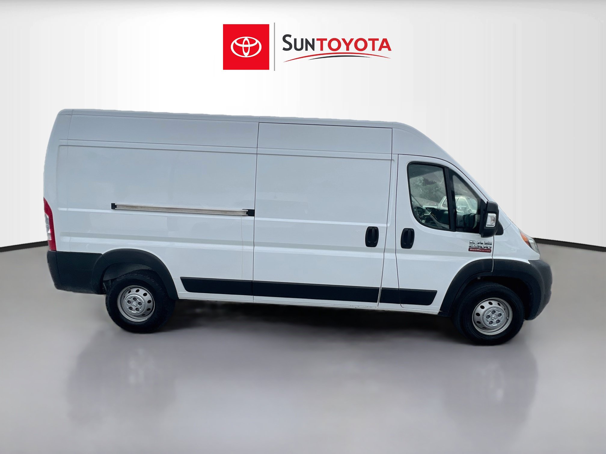 Used 2022 RAM ProMaster 2500 FWD image 2