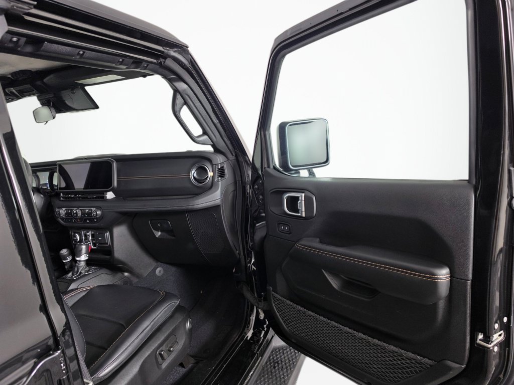 Used 2024 Jeep Wrangler Unlimited Sahara AWD/4WD image 37