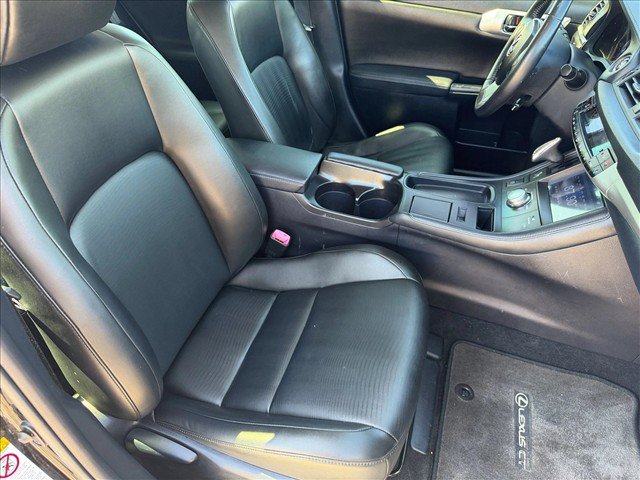 Used 2013 Lexus CT 200h FWD image 20