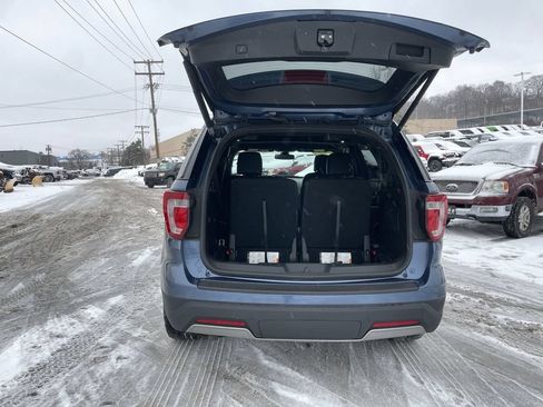 Used 2019 Ford Explorer XLT w/ Equipment Group 202A AWD/4WD image 13